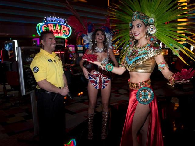 Miss Great Britain 2015 Narissara Nena France and Miss Mexico 2015 Wendy Esparza film in their National Costume at Planet Hollywood Resort and Casino in Las Vegas, Nevada, December 8, 2015. (REUTERS) Miss Great Britain 2015 Narissara Nena France and Miss Mexico 2015 Wendy Esparza film in their National Costume at Planet Hollywood Resort and Casino in Las Vegas, Nevada, December 8, 2015. (REUTERS)
