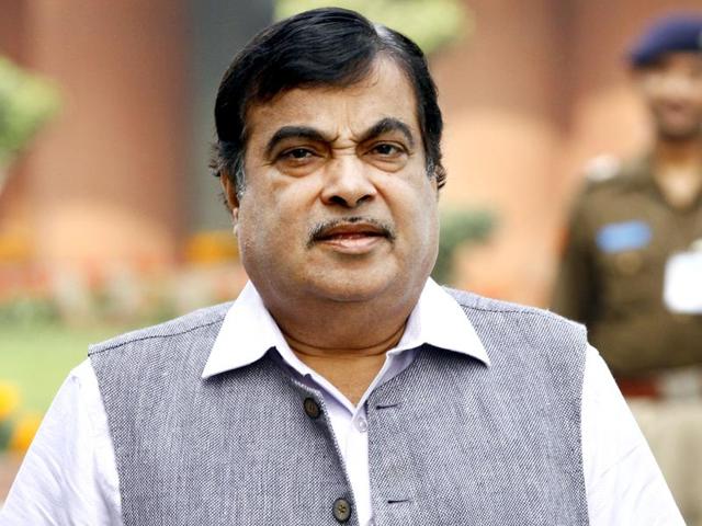 Union minister Nitin Gadkari came down hard on NHAI officials after being stuck on the Delhi-Gurgaon expressway for two hours. (Ajay Aggarwal/HT File Photo) Union minister Nitin Gadkari came down hard on NHAI officials after being stuck on the Delhi-Gurgaon expressway for two hours. (Ajay Aggarwal/HT File Photo)