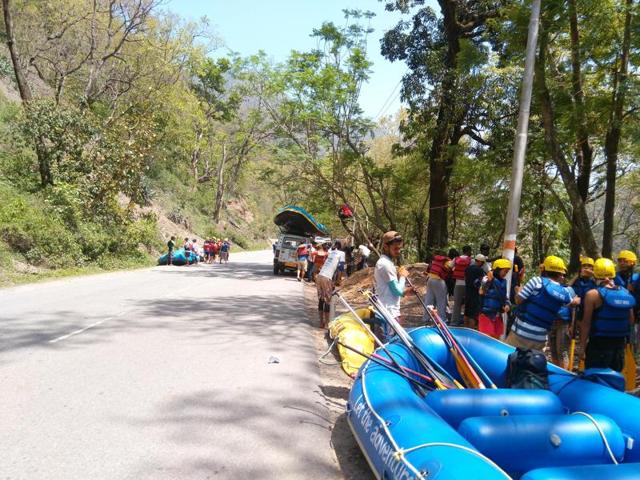 Tourists wait to participate in rafting activities near Rishikesh. (Anupam Trivedi/HT file photo) Tourists wait to participate in rafting activities near Rishikesh. (Anupam Trivedi/HT file photo)