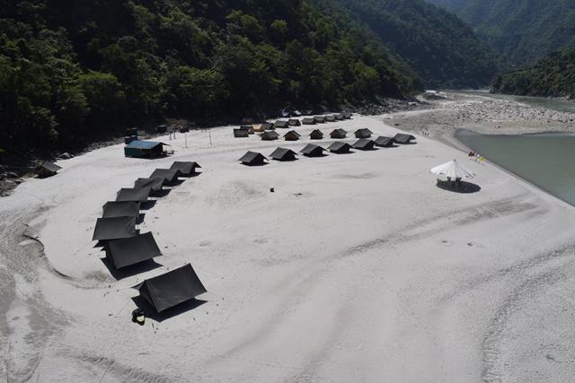 A camping site at Ganga River beach in Rishikesh. (Anupam Trivedi/HT file photo) A camping site at Ganga River beach in Rishikesh. (Anupam Trivedi/HT file photo)