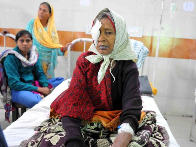 The victims of botched Barwani eye camp at MY Hospital in Indore.(Shankar Mourya/HT file photo)