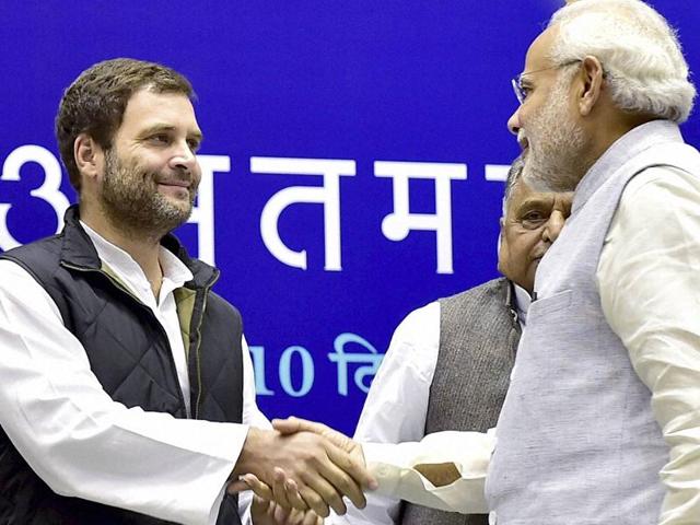 Congress vice president shaking hands with Prime Minister Modi at a function in New Delhi to felicitate NCP leader Sharad Pawar on his 75th birthday on Thursday, December 10, 2015.(Hindustan Times)