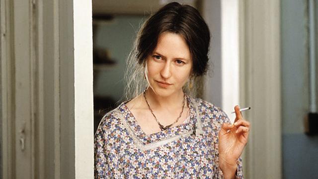 Kidman plays the role of English writer Virginia Woolf in the British American drama The Hours. Kidman plays the role of English writer Virginia Woolf in the British American drama The Hours.