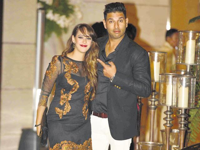 Will theirs be the next wedding? Hazel Keech and Yuvraj Singh. (HT Photo)