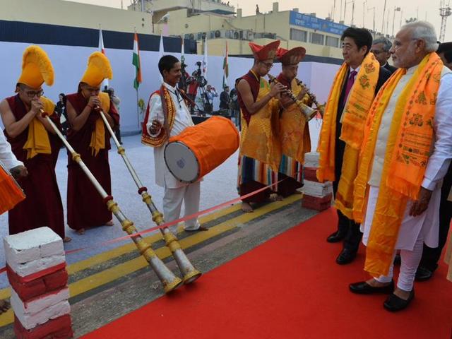 Traditional musicians play folk music to welcome Abe and Modi in the holy city of Varanasi. (Twitter/Narendra Modi) Traditional musicians play folk music to welcome Abe and Modi in the holy city of Varanasi. (Twitter/Narendra Modi)