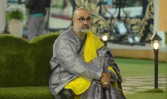 The designer was soon caught in the ugly fights infamous in the Bigg Boss house, locking horns with Rochelle, Priya and even his friend Mandana (COLORS)