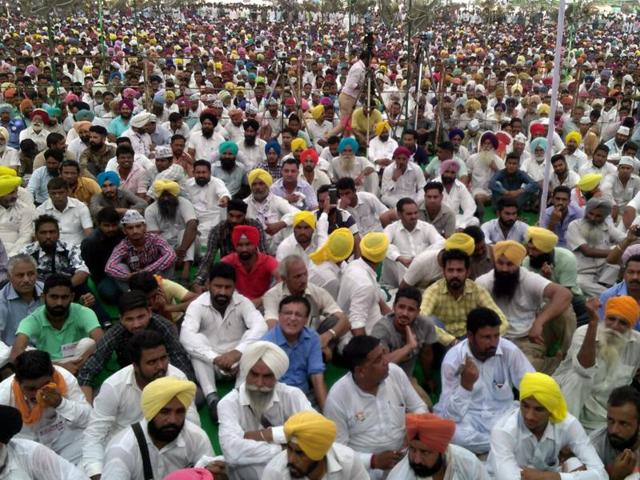 Punjab’s petty politics is gathering steam thanks to big gatherings mostly about ego battles between political parties. (HT Photo) Punjab’s petty politics is gathering steam thanks to big gatherings mostly about ego battles between political parties. (HT Photo)