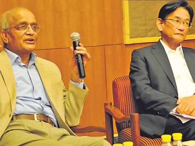 Maruti Suzuki chairman RC Bhargava (left) with the company’s MD and CEO Kenichi Ayukawa in New Delhi on Sunday. The auto industry leaders are confused after the NGT recommended restrictions on the sales of diesel cars in the  Capital. (HT Photo)