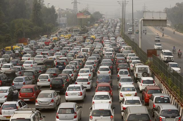 The Delhi government may soon issue guidelines for carpooling, probably in time for the 15-day experiment with odd-even car numbers. (HT Photo) The Delhi government may soon issue guidelines for carpooling, probably in time for the 15-day experiment with odd-even car numbers. (HT Photo)