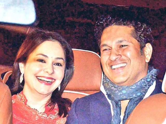 Rohit’s wedding had the who’s who of tinsel town making their presence felt. Here’s the legend of the game Sachin Tendulkar with his wife Anjali attending the wedding. (HT Photo)