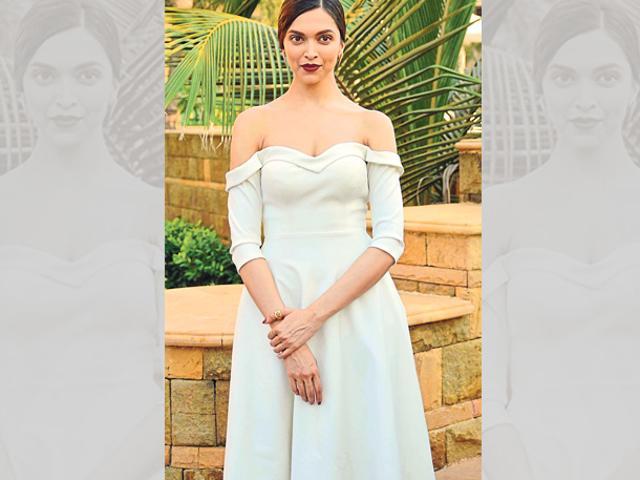 Puckered sleeves, poor fit and the droop over the shoulder makes it a dud pick for Deepika Padukone. (Yogen Shan) Puckered sleeves, poor fit and the droop over the shoulder makes it a dud pick for Deepika Padukone. (Yogen Shan)