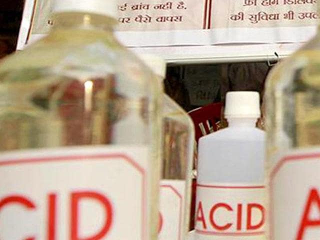 The Supreme Court in December ordered stricter measures to stop the sale of acid in India.(HT File Photo) The Supreme Court in December ordered stricter measures to stop the sale of acid in India.(HT File Photo)