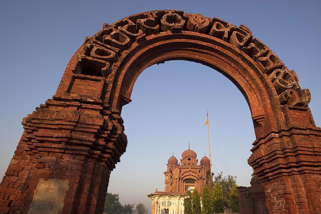 Presently functional Rori Sahib gurdwara at Eminabad, where Shri Guru Nanak Dev had visited in 1520 AD. An architectural masterpiece, where the flat bricks have been used in flexible architectural forms. (HT Photo) Presently functional Rori Sahib gurdwara at Eminabad, where Shri Guru Nanak Dev had visited in 1520 AD. An architectural masterpiece, where the flat bricks have been used in flexible architectural forms. (HT Photo)