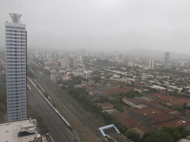 Areas spanning from Worli, Prabhadevi, Elphinstone to Santacruz, Saki Naka, Kurla, Chunnabhatti and Chembur, Deonar, Trombay, Govandi and Mankhurd are at a maximum risk of loss to life and property. (HT file photo) Areas spanning from Worli, Prabhadevi, Elphinstone to Santacruz, Saki Naka, Kurla, Chunnabhatti and Chembur, Deonar, Trombay, Govandi and Mankhurd are at a maximum risk of loss to life and property. (HT file photo)