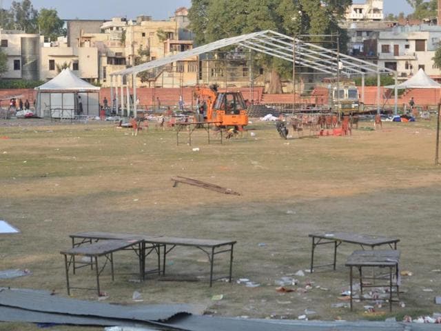 Daily walkers and athletes were disappointed to see the condition of the ground.(Sameer Sehgal/HT Photo)