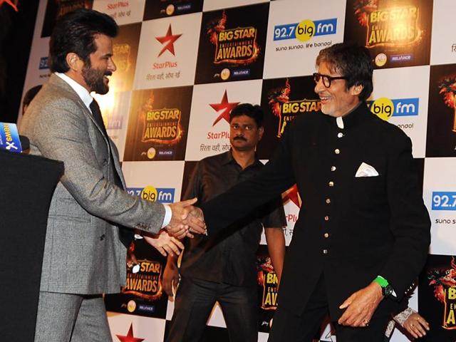 Bollywood stars Amitabh Bachchan and Anil Kapoor greet each other at the BIG Star Entertainment Awards 2015 ceremony. (AFP) Bollywood stars Amitabh Bachchan and Anil Kapoor greet each other at the BIG Star Entertainment Awards 2015 ceremony. (AFP)