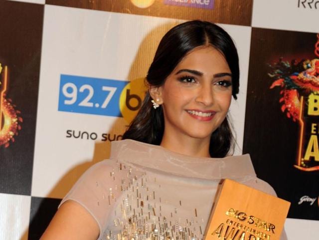 Sonam Kapoor poses with a BIG Star Entertainment Award at the 2015 ceremony in Mumbai. (AFP) Sonam Kapoor poses with a BIG Star Entertainment Award at the 2015 ceremony in Mumbai. (AFP)