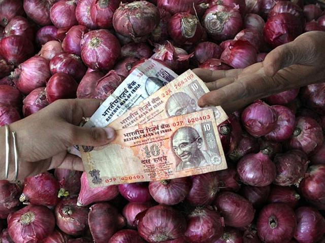 The wholesale prices fell for a 13th straight month in November, but a sharp pickup in food prices and a pending wage hike for millions of government employees are likely to keep policymakers worried about potential inflationary risks (File Photo)