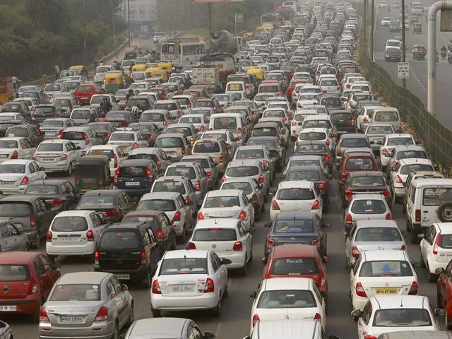 The court said that as an interim measure for three-four months, it may ban the registration of SUVs and high-end cars with engine capacity of over 2000cc, besides banning the entry of commercial vehicles registered before 2005 in Delhi. (Ravi Choudhary/HT Photo) The court said that as an interim measure for three-four months, it may ban the registration of SUVs and high-end cars with engine capacity of over 2000cc, besides banning the entry of commercial vehicles registered before 2005 in Delhi. (Ravi Choudhary/HT Photo)