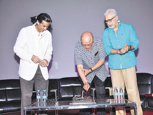 Shyam Benegal celebrates his birthday with Naseeruddin Shah and Neville Tuli. (Photos: viral bhayani) 