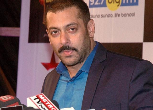 Actor Salman Khan addresses the press during the Big Star Entertainment Awards 2015 in Mumbai. (PTI)