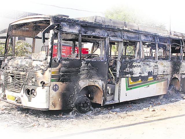 Private buses of transport firms owned by affluent politicians continue to run riot on Punjab roads.(Sanjeev Kumar/HT Photo) Private buses of transport firms owned by affluent politicians continue to run riot on Punjab roads.(Sanjeev Kumar/HT Photo)
