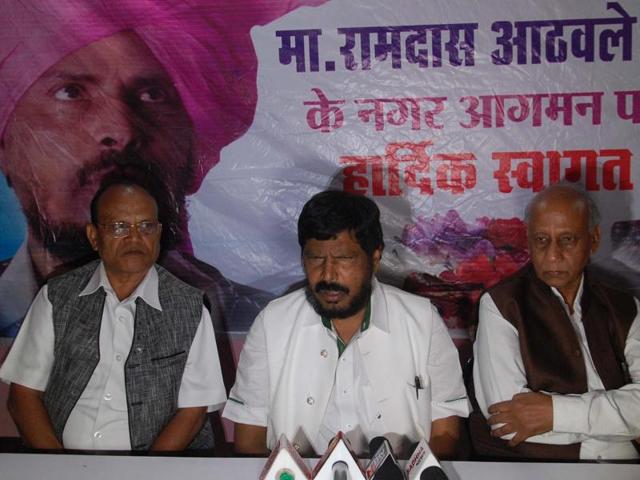 RPI president Ramdas Athawale (C) demanded that all government servants who speak out against reservation should be suspended. He made the remarks after Gujarat HC judge JB Pardiwala made a statement on the system.(HT Photo)