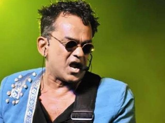 Remo Fernandes was charged for verbal abuse against a minor.(YouTube)