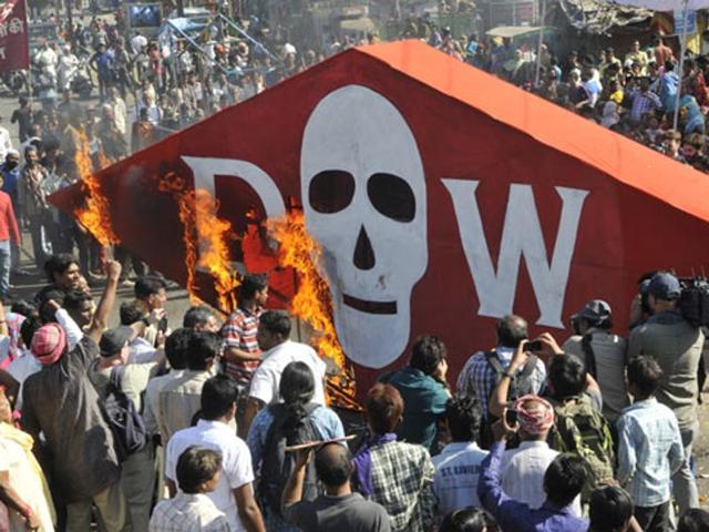 Leaders of the five NGOs working for the gas tragedy-affected people said that instead of making Dow Chemical obey Indian laws, the PM chose to offer a lavish dinner to its CEO Andrew Liveris this September. (Praveen Bajpai/HT photo) Leaders of the five NGOs working for the gas tragedy-affected people said that instead of making Dow Chemical obey Indian laws, the PM chose to offer a lavish dinner to its CEO Andrew Liveris this September. (Praveen Bajpai/HT photo)