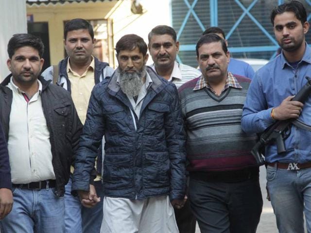 Mohammad Asif, a suspected member of Al-Qaeda in the Indian Subcontinent (AQIS) arrested by the Delhi Police Special Cell.(HT Photo)