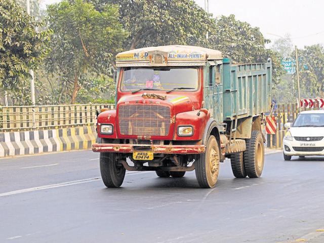 The ban will be effective in Gautam Budh Nagar, Ghaziabad, Hapur, Bulandshahr, Meerut and Baghpat districts of UP. (Burhaan Kinu/HT photo)