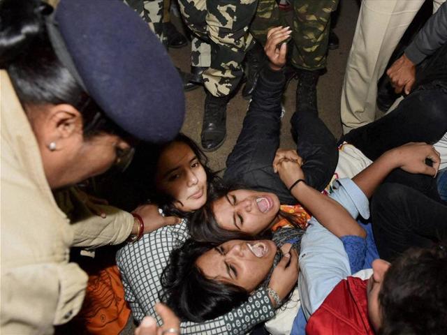 Delhi Police arrested protesters who had gathered at the India Gate to demonstrate against the release of December 16 gangrape juvenile convict. (PTI Photo)