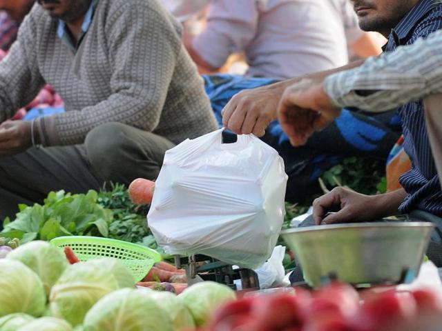 The National Green Tribunal in the beginning of this month had ordered the UT administration to issue Rs 5,000 challan to people found using polythene bags in Chandigarh. (HT FILE PHOTO) The National Green Tribunal in the beginning of this month had ordered the UT administration to issue Rs 5,000 challan to people found using polythene bags in Chandigarh. (HT FILE PHOTO)