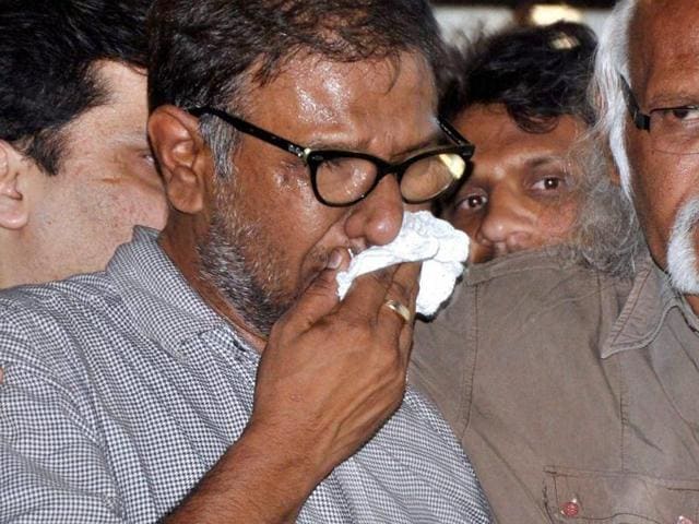 Mumbai: Chintan Upadhyay, husband of Hema Upadhyay attends her funeral at Kandivali in Mumbai on Monday. (PTI) Mumbai: Chintan Upadhyay, husband of Hema Upadhyay attends her funeral at Kandivali in Mumbai on Monday. (PTI)