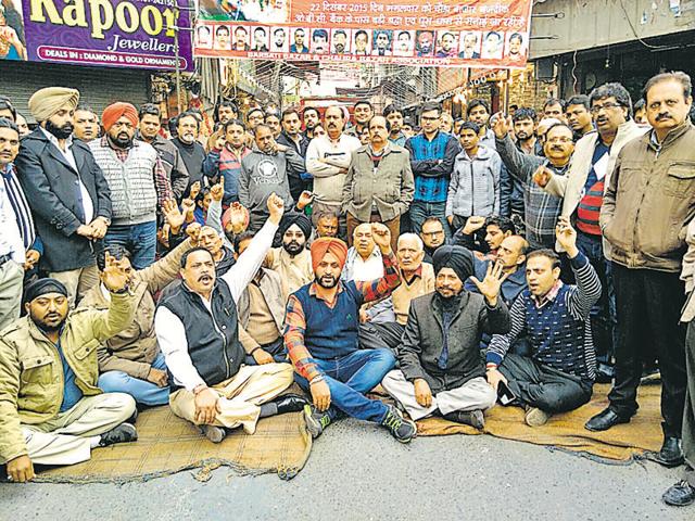 Jewellers held a protest in Ludhiana on Tuesday. (HT Photo) Jewellers held a protest in Ludhiana on Tuesday. (HT Photo)
