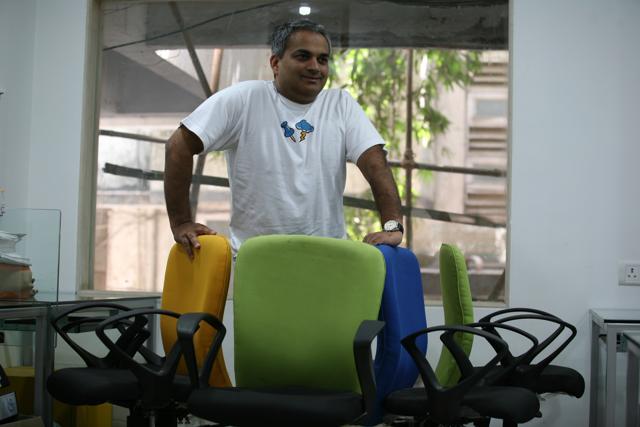 Mahesh Murthy, a college dropout who is now a web entrepreneur and a boss to IIT and IIM graduates.  (Anand Shinde/HT Photo)