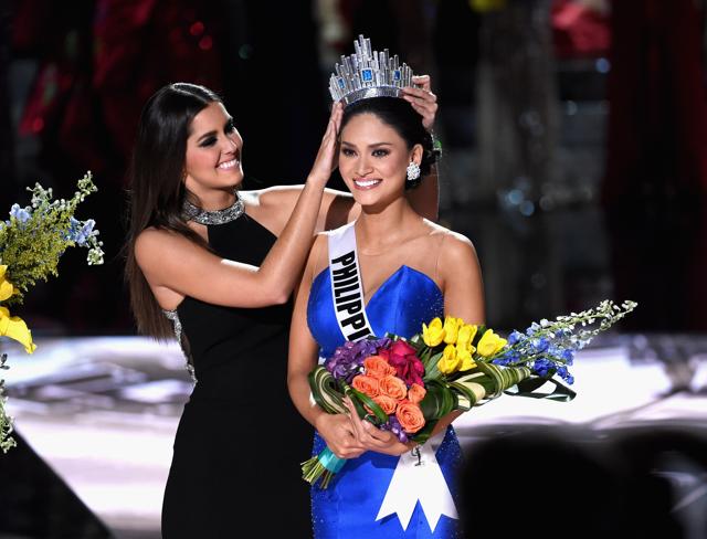 Miss Philippines 2015, Pia Alonzo Wurtzbach (R), reacts as she is crowned the 2015 Miss Universe by 2014 Miss Universe Paulina Vega (L) during the 2015 Miss Universe Pageant. (AFP) Miss Philippines 2015, Pia Alonzo Wurtzbach (R), reacts as she is crowned the 2015 Miss Universe by 2014 Miss Universe Paulina Vega (L) during the 2015 Miss Universe Pageant. (AFP)