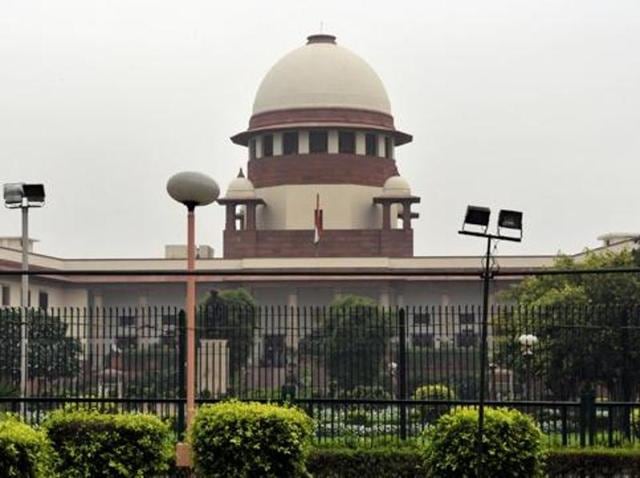 Chief Justice TS Thakur set-up two constitution benches that shall hold a two-hour hearing every Monday and Friday. An administrative order issued by the SC registry has also listed 10 cases to be taken up.(HT File Photo) Chief Justice TS Thakur set-up two constitution benches that shall hold a two-hour hearing every Monday and Friday. An administrative order issued by the SC registry has also listed 10 cases to be taken up.(HT File Photo)