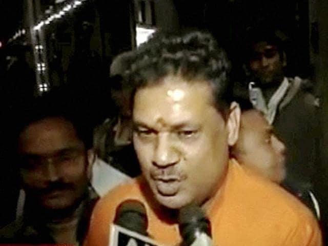 Suspended BJP leader Kirti Azad talking to the media in New Delhi on Wednesday.(PTI)