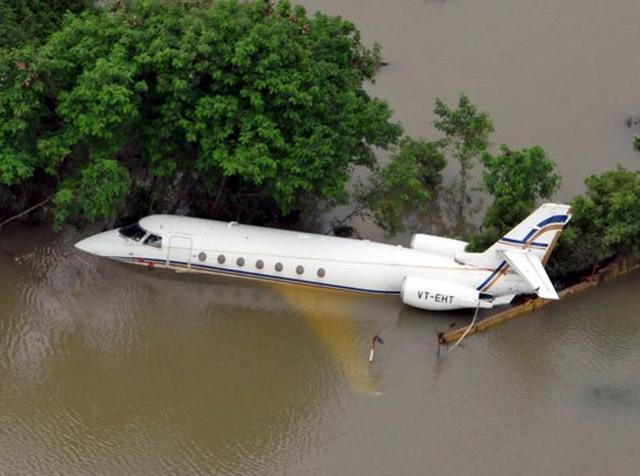 Water bodies in and around Chennai have been filled up, leaving no space for rainwater to escape when it pours. The deluge and the repercussions have lessons for us for future urban planning.(Reuters File)