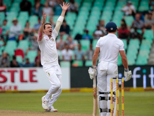 South Africa's bowler Dale Steyn celebrates after dismissing England's batsman James Taylor during the first day of the cricket Test match between England and South Africa at the Kingsmead stadium.(AFP Photo) South Africa's bowler Dale Steyn celebrates after dismissing England's batsman James Taylor during the first day of the cricket Test match between England and South Africa at the Kingsmead stadium.(AFP Photo)