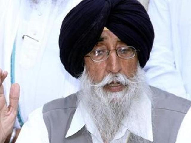 SAD (A) president Simranjit Singh Mann alleged, “The state government was responsible for the recent unrest in the state. The Badals must be thrown out of power in the 2017 assembly polls.” (HT Photo) SAD (A) president Simranjit Singh Mann alleged, “The state government was responsible for the recent unrest in the state. The Badals must be thrown out of power in the 2017 assembly polls.” (HT Photo)