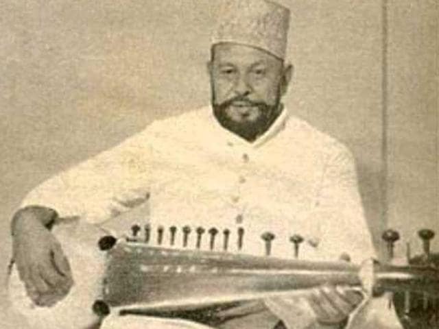 The legendary musician Ustad Haafiz Ali Khan devoted his entire life to his craft. (YouTube screengrab) The legendary musician Ustad Haafiz Ali Khan devoted his entire life to his craft. (YouTube screengrab)