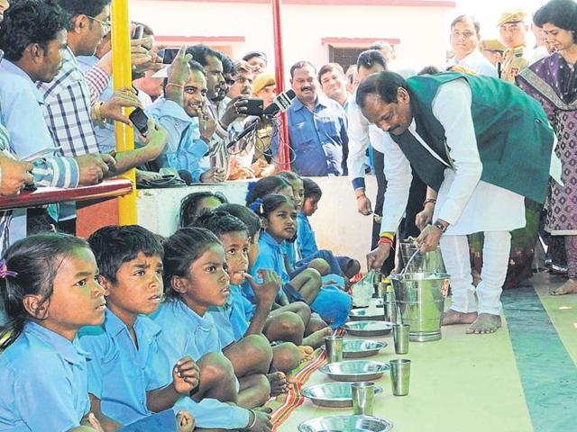 Political observers say Raghubar Das has scored some points by getting ready the plan to facelift tribal villages, Adivasi Parishad and skill training and employment opportunities for youths and women in the first year of governance. (HT file photo) Political observers say Raghubar Das has scored some points by getting ready the plan to facelift tribal villages, Adivasi Parishad and skill training and employment opportunities for youths and women in the first year of governance. (HT file photo)