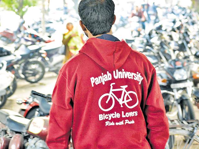 The administration is now planning to introduce several programmes to encourage locals to visit tourist spots on bicycles(HT Photo) The administration is now planning to introduce several programmes to encourage locals to visit tourist spots on bicycles(HT Photo)