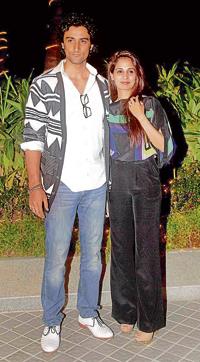 Mumbai, January 08, 2015 : Kunal Kapoor with wife Naina Bachchan was spotted at a birthday celebration party in Mumbai. (Yogen Shah)