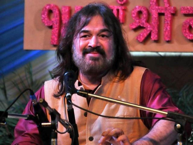 Renowned tabla meastro Vijay Ghate perfoming during the 140th Shri Baba Harivallabh Sangeet Sammelan in Jalandhar. (Pardeep Pandit/HT PHOTO)