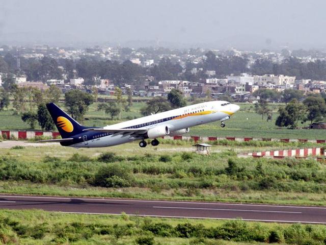 About seven to eight morning flights will be affected due to revamp of the 9,000 feet runway from February 16.(Arun Mondhe/HT file photo)