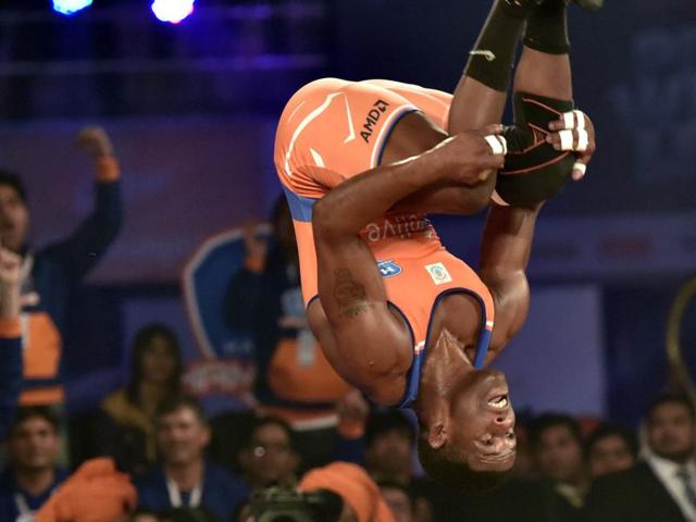 Livan Lopez Azcuy does a back flip to celebrate his win. (Ravi Choudhary/HT Photo) Livan Lopez Azcuy does a back flip to celebrate his win. (Ravi Choudhary/HT Photo)