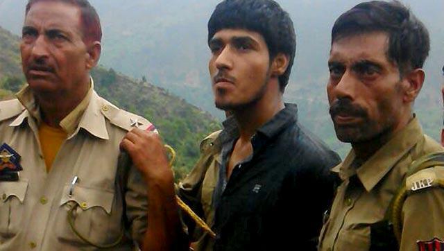 After attacking the BSF convoy, Naveed had escaped into a village and took three men hostage but they later overpowered him and handed him over to police. (HT Photo) After attacking the BSF convoy, Naveed had escaped into a village and took three men hostage but they later overpowered him and handed him over to police. (HT Photo)